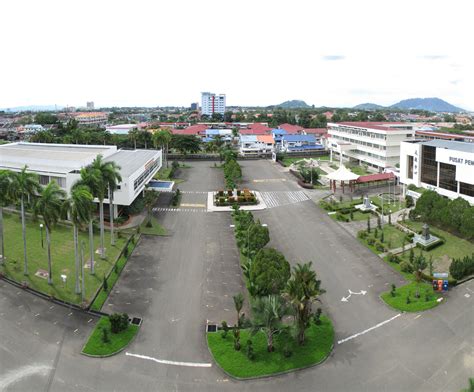 斗 湖 巴 華 中 學 Sabah Chinese High School