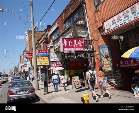 Toronto Chinatown Downtown Dundas Street Stock Photo - Alamy