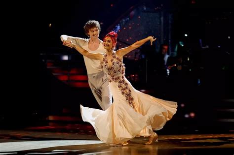 Bbc Strictly Come Dancing S Dianne Buswell Is Putting Distance