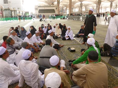 Jemaah Umrah Tetap Ambil Langkah Keselamatan Kesihatan