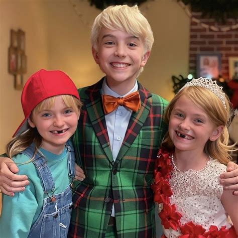 Wolfgang Schaeffer As Lincoln Loud With Ella Allan As Lola Loud And Mia