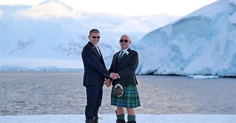 Same Sex Couple Makes History With Wedding In Antarctica Cbs News