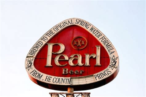 Pearl Beer Sign By Edwardleger Via Flickr Vintage Beer Signs Beer