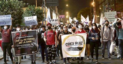 Reforma Universitaria Estudiantes Salieron A Marchar En Rechazo Al