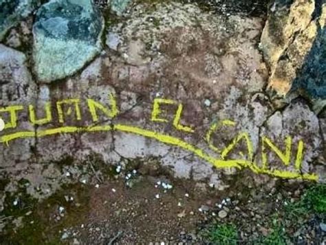 El conjunto megalítico de Los Gabrieles cubierto por pintadas y