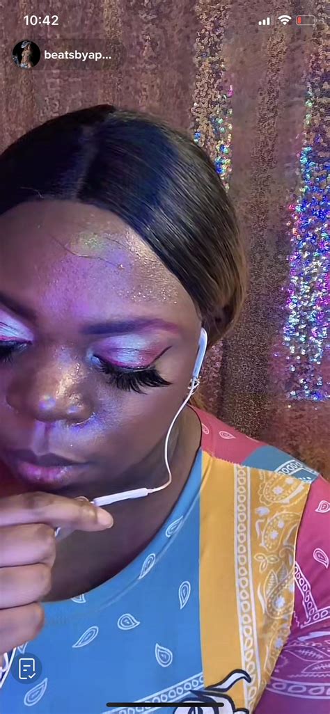 She Needs Help Fr With Her Musty Ass R Applestorequeenv