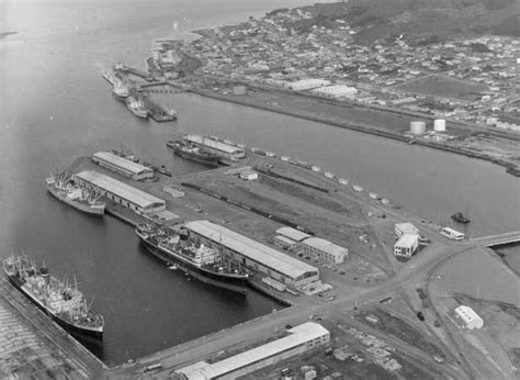 Bluff Island Harbour opened | NZHistory, New Zealand history online