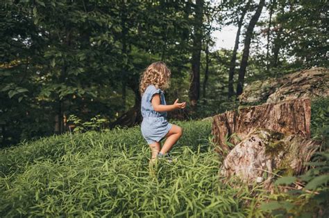 Outdoor Play: Why Does it Matter? - Play. Learn. Thrive.