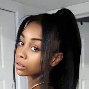 Sara Blonde Estrella de TikTok Edad cumpleaños biografía hechos