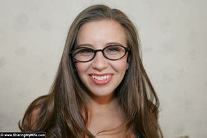 Lovely Wife Kelly Kline Gets Naked For You XXX Dessert