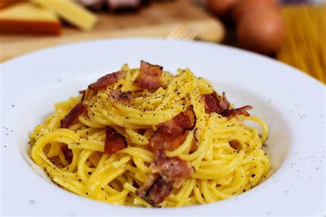 Cacio E Pepe Vs Carbonara Piatti A Confronto Roma