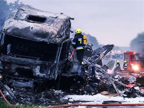 Autostrada A4 cały czas zablokowana po wypadku na wysokości Kędzierzyna