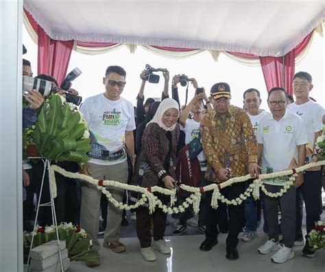 Menko PMK Resmikan SMK Asy Syarif Mitra Industri Mojokerto Langkah