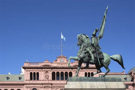 Escultura Del General Tom Barry Foto De Archivo Imagen De Escultura