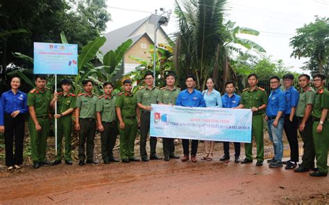 Ra quân Ngày cao điểm chung tay xây dựng cảnh quan và môi trường nông