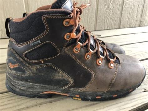 How Do Danner Work Boots Fit? (Size Guide w/ Photos) – Work Wear Command