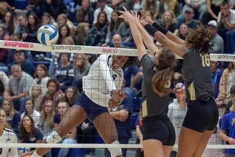 Former Penn State Womens Volleyball Standout Nia Kai Reed Joins Omaha