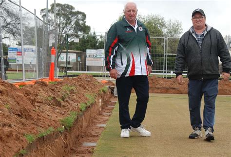 Bowls clubs 'digs' up some history | Cobram Courier