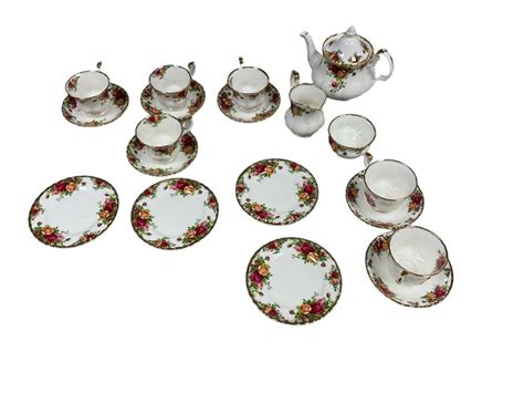 Lot Royal Albert Old Country Rose Tea Set