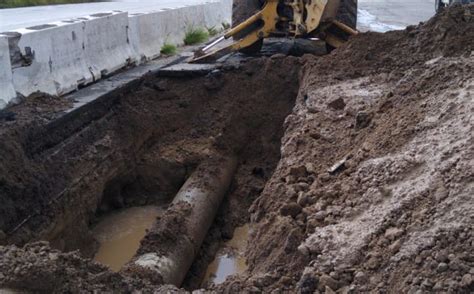 Puebla Controlan Fuga De Agua En La Línea De Conducción Del Acuaférico