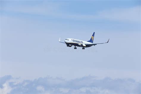 Ryanair Boeing 737 800 EI FTP Flying Up In The Sky Editorial Photo