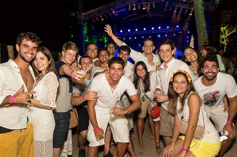 Réveillon em Itacaré Celebre a Chegada do Ano Novo em uma Praia