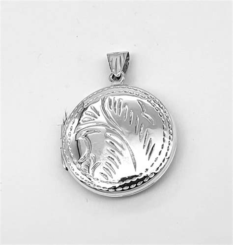 ENGRAVED LOCKET 35MM – Joy Collectables