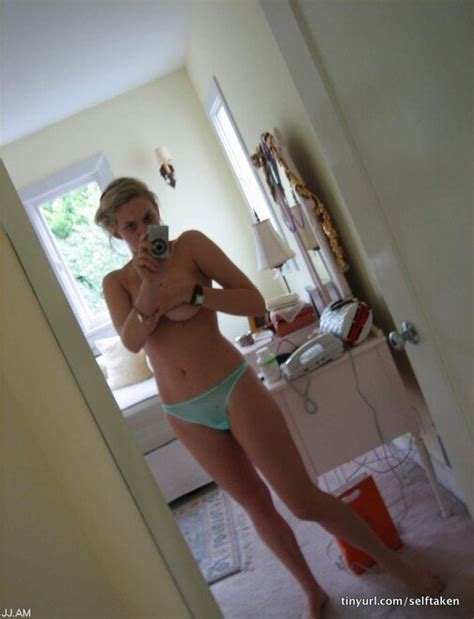 AMATEUR Teen Girls Selfshot Mirror Selfie Selfshot Mirror