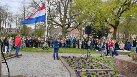 Herdenkingsplechtigheid Basisscholen Bij Oorlogs En Verzetsmonumenten