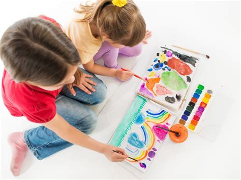 10 Beneficios de pintar con acuarelas para los niños Pintar Con Acuarelas