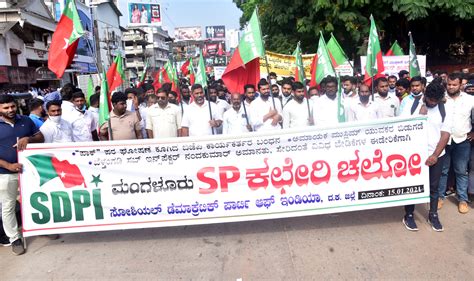 Mangaluru Sdpi Stages Massive Protest Against Its Cadres Arrest In