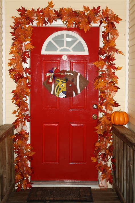 Craftin' Scrappin' Happy! Get Crafty!: Burlap Football Door/Wall Hangers!