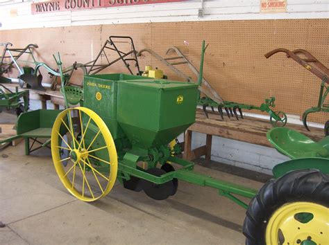 John Deere Potato Planter At The 2016 2 Cylinder Expo Wooster Oh Antique John Deere Tractors