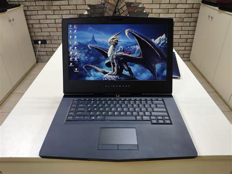 Ноутбук Dell Alienware 15 R4 (i9-8950HK | 16Gb | 512Gb SSD + 2Tb HDD) Б