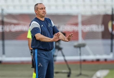 Станимир Стоилов: Заслужено победихме - Стадион - БНР Новини