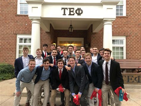 Download University Of Georgia Students Frat House Wallpaper