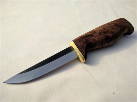 Custom black walnut knife handle. | Knife handles, Knife, Black walnuts