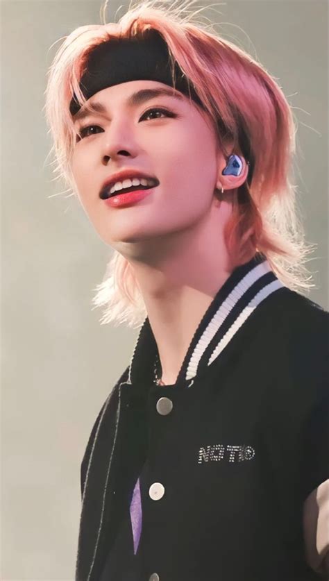 #skz #straykids #hyunjin #스트레이키즈 #현진 #황현진 Pretty Men, Felix, Ukiss Kpop ...