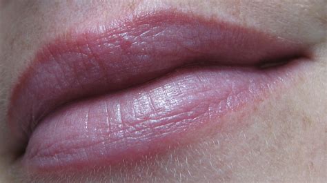 Loreal Collection Privee By Colour Riche Nude Lip And Nail Collection Photos Swatches Review