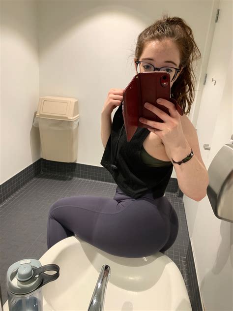 5 2 Thicc Redhead Porn Pic