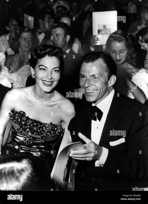 Show Boat Ava Gardner Banque Dimages Noir Et Blanc Alamy