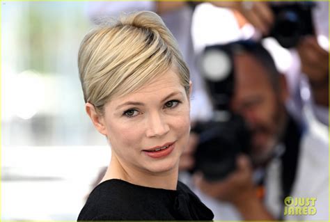 Pregnant Michelle Williams Attends The Photo Call For Showing Up At