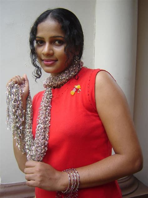 Hot Photo Of Sexy Sri Lankan TV Actress Umayangana Wickramasinghe