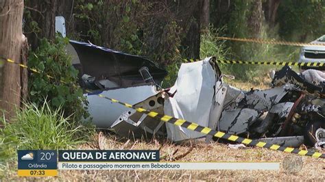 Cenipa recolhe destroços para apurar queda de monomotor que matou