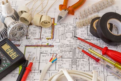 Qué asignaturas hay en FP de Grado Medio en Instalaciones Eléctricas y