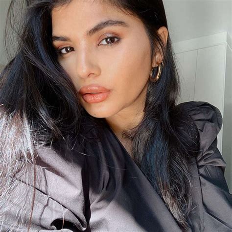 Aisha Baker (Blogger) Wiki