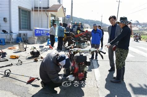 서천군농업기술센터 오지마을 찾아 농기계 순회수리