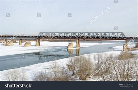 Railway Bridge Across Oka River Kolomna Stock Photo 334532792 ...