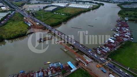 Foto Pengerjaan Konstruksi Jembatan Tol Ir Sutami Tribun Timur