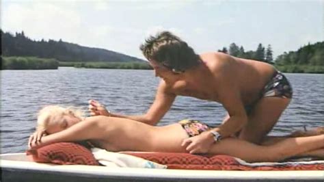 Naked Sybil Danning in liebestollen Apothekerstöchter